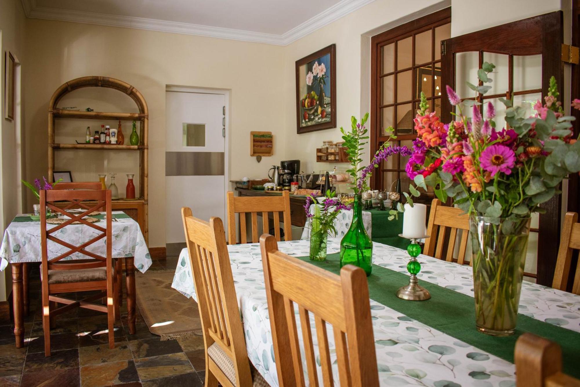 5 Seasons Guest House Стеленбош Екстериор снимка
